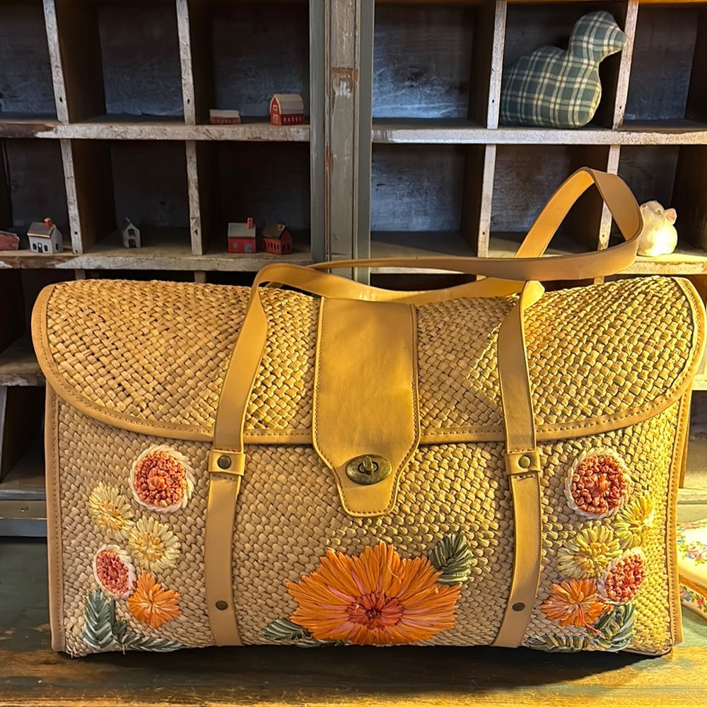 Embroidered Floral Straw Bag use for the pool!